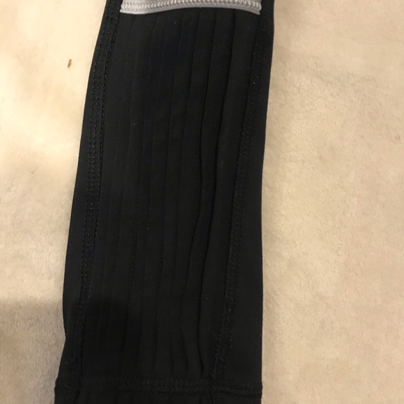 Lululemon pleated ankle pant with reflectors - Picture 3 of 14